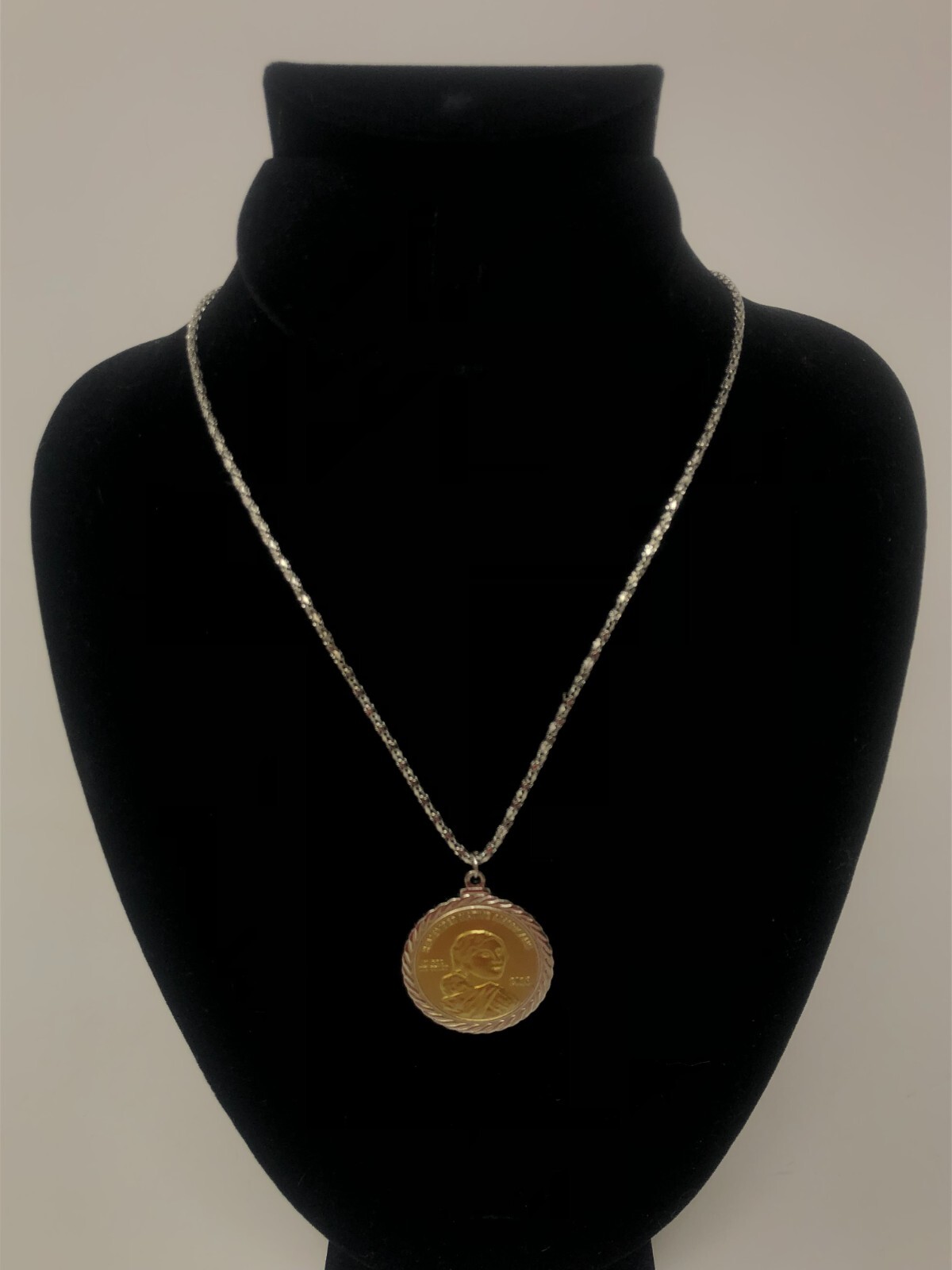 2016 Native American Code Talkers Gold-Toned Saca… - image 4