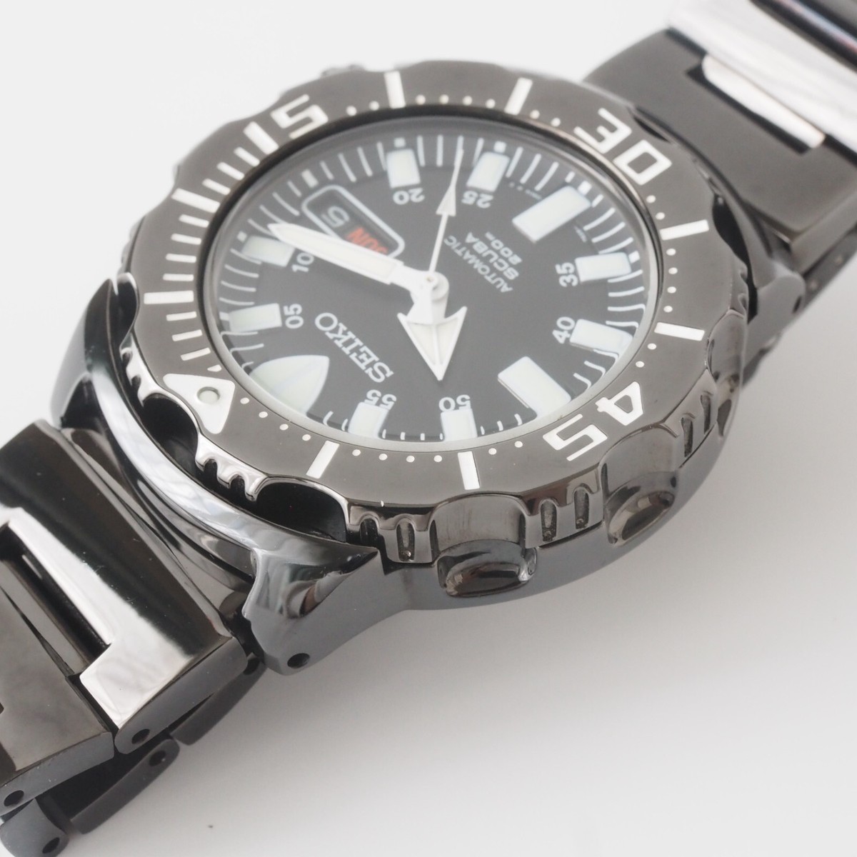 Seiko Night Monster SZEN002/7S26-03G0 Automatic Black Seiko Night Monster SZEN002/7S26-03G0 Automatic Black