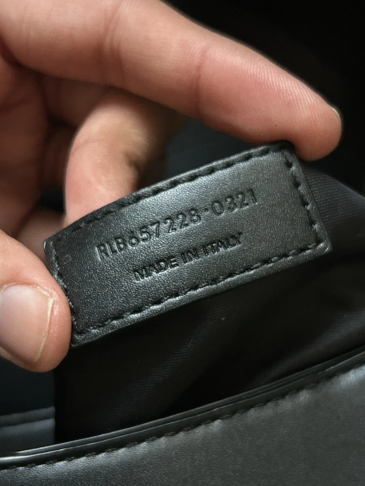 Yves Saint Laurent Damenhandtasche in Schwarz Mit Gold Logo - Bild 4 von 4