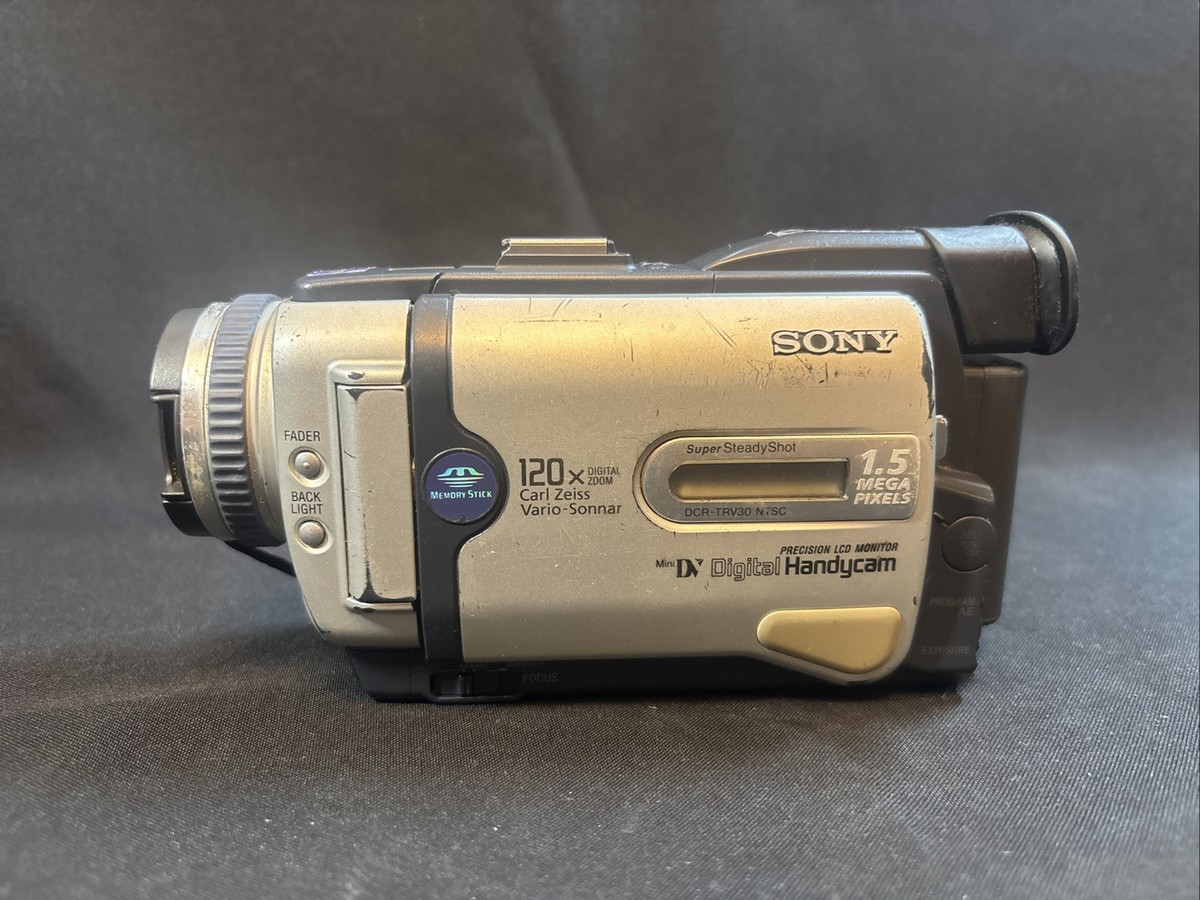 Sony Handycam DCR-TRV30 Mini DV Camcorder TESTED TO POWER ON ONLY