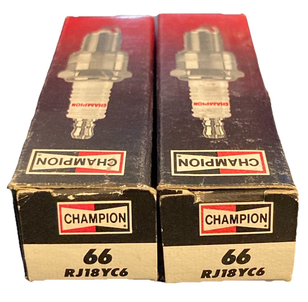 New Copper Plus Champion Spark Plugs RJ18YC6 Stock #66 - Lot of 2
