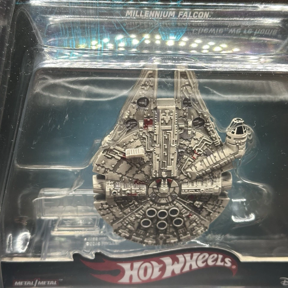 Hot Wheels RLC Star Wars Millennium Falcon (1,558/5,000) - Image 3 of 4