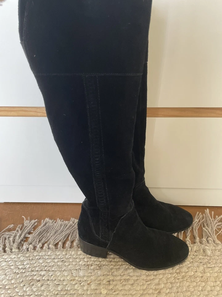 Women’s Vince Camuto Boots Size 7 M Black Tall Over the Knee Kochelda Suede - Image 2 of 4