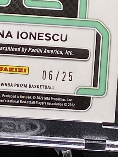 2022 Panini Prizm WNBA Sabrina Ionescu Signatures Green Pulsar Auto Autograph/25 - Foto 3 di 3