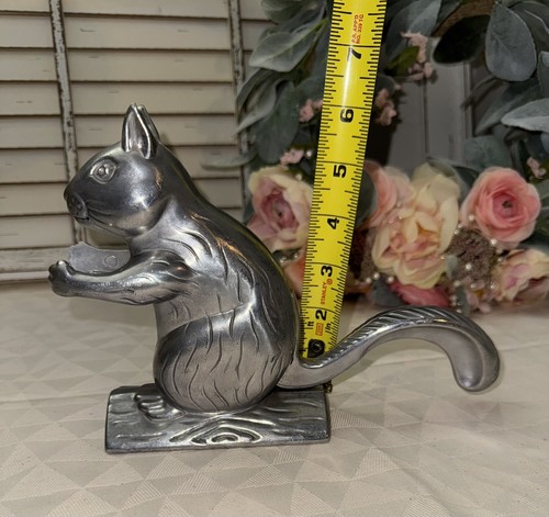 Vintage Norpro “Davy Crackit” Squirrel On A Log Nutcracker Cast Aluminum - Picture 11 of 11