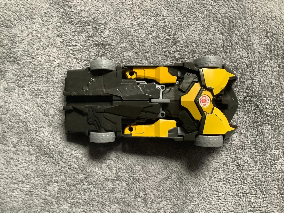Transformers Hasbro Bumblebee 2015 - Photo 2/2