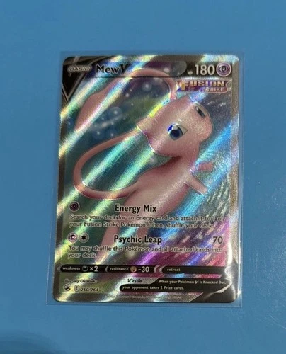 Pokémon Fusion Strike Mew v Ultra Holo Rare Full Art 250/264