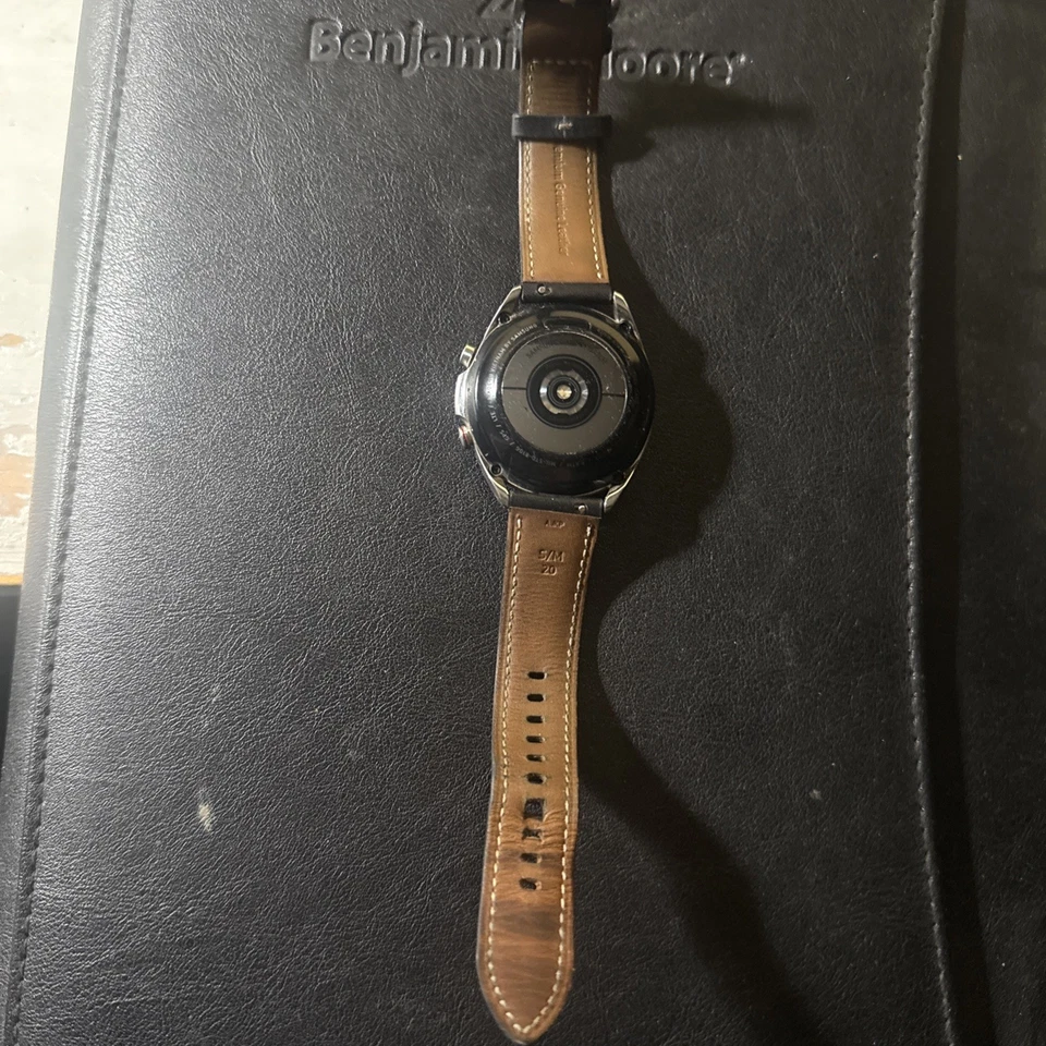 Samsung Galaxy Watch3 SM-R855 41mm Mystic Silver Stainless Steel Case with Black - Image 2 of 2