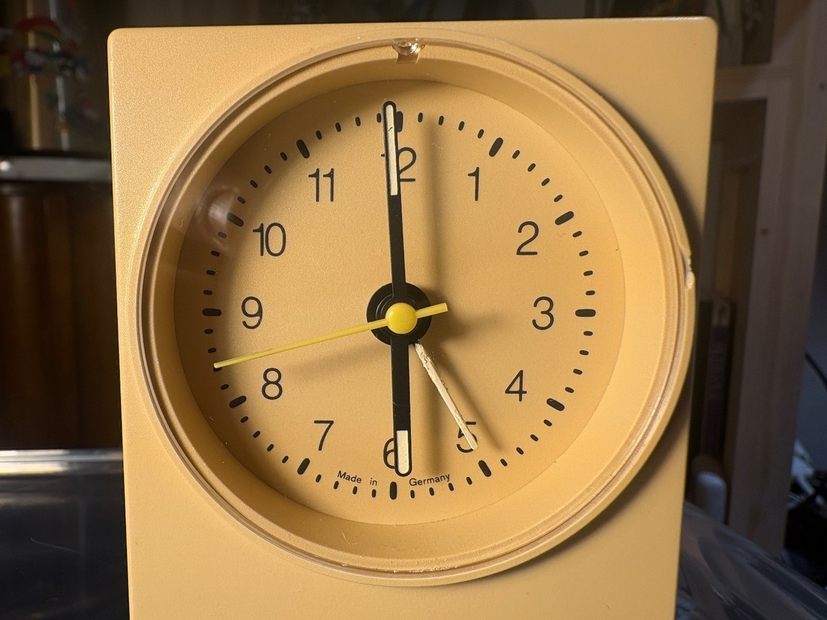 BRAUN TRAVEL ALARM CLOCK AB30 - 1982 - Very Rare - Beige - Made in