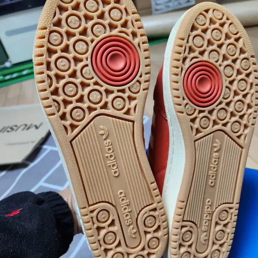 Adidas Century 85 Low Orange Sneakers - Size 270mm, New thumbnail 4