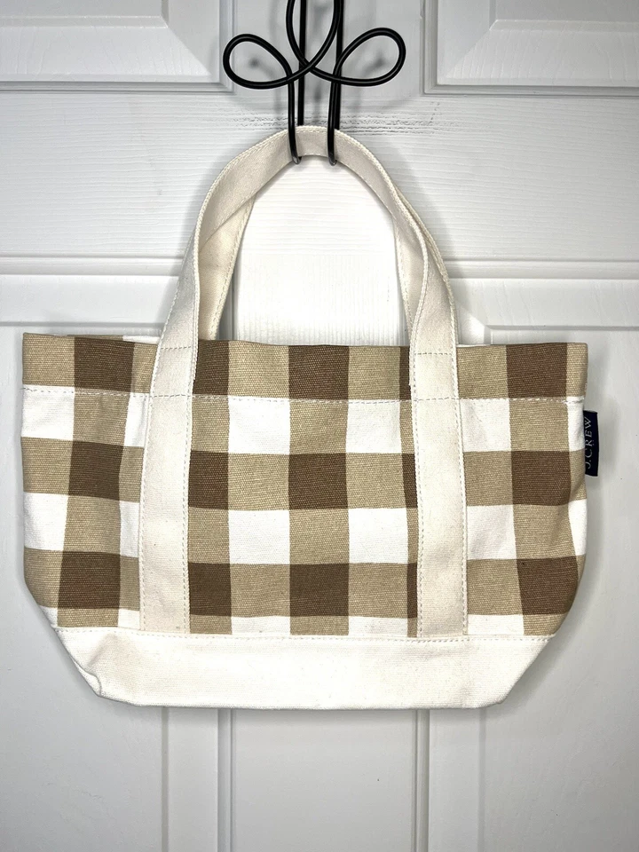 J. Mini bolso de mano Crew estructurado de lona a cuadros 5 1/2" L x 8 1/2" W, 5” mango caída Foto 3 de 4