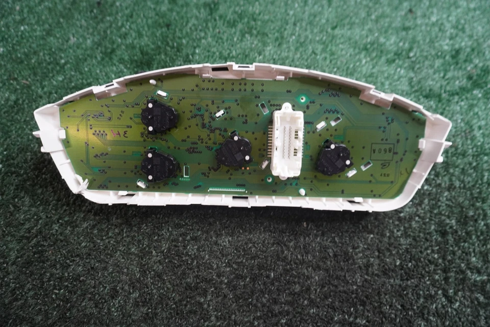 Grupo medidor velocímetro Mitsubishi Galant 2010 2011 fabricante de equipos originales 78 k millas 69528570A Foto 4 de 4