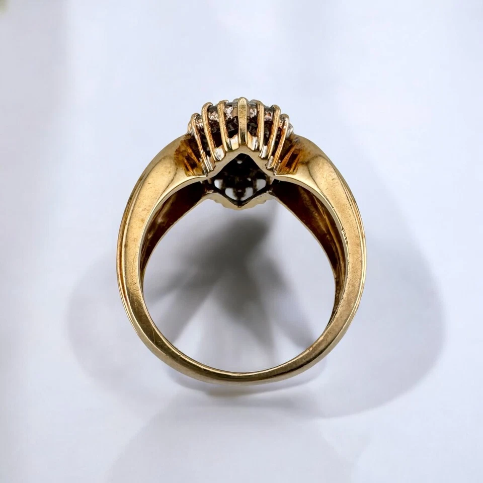 Vintage 10 Karat Yellow Gold Round Brilliant Cut Diamond Cluster Ring 0.55CTW - Image 4 of 4