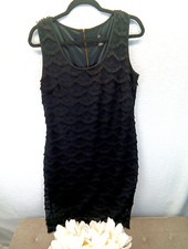RONNI NICOLE LITTLE BLACK DRESS, SIZE 12, SLIMMING,  KNIT PATTERN, PRETTY!