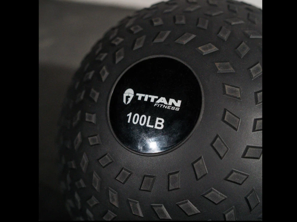 Titan Fitness 100 lb rubber tread slam ball - Image 2 of 2