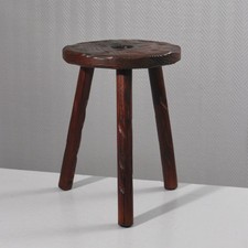 Tabouret tripode moderniste pin massif teinté art populaire design 1950s