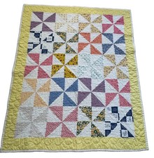 Vintage 1930-60's Handmade Quilt Pinwheel Multi-Color Baby Toddler 42" x 49" USA