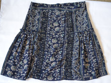 Brandneu mit Etikett Next Damen-Minirock blau Blumen Größe 12 Rüschen- & Spitzenbesatz