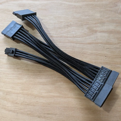 Corsair SF Series Individually Sleeved 6 PIN Type 5 to 4x SATA Modular Cable