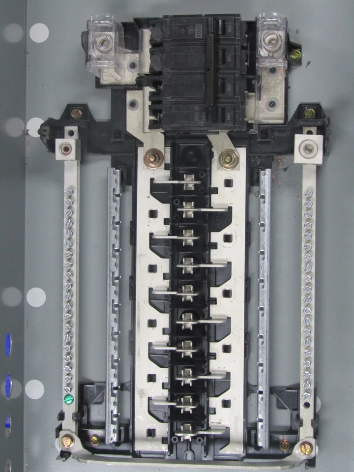 😏 GE 200 AMP LOAD CENTER 120/240 VAC 1 PHASE 3 WIRE 20 CIRCUIT TM2020RCU - Image 3 of 4
