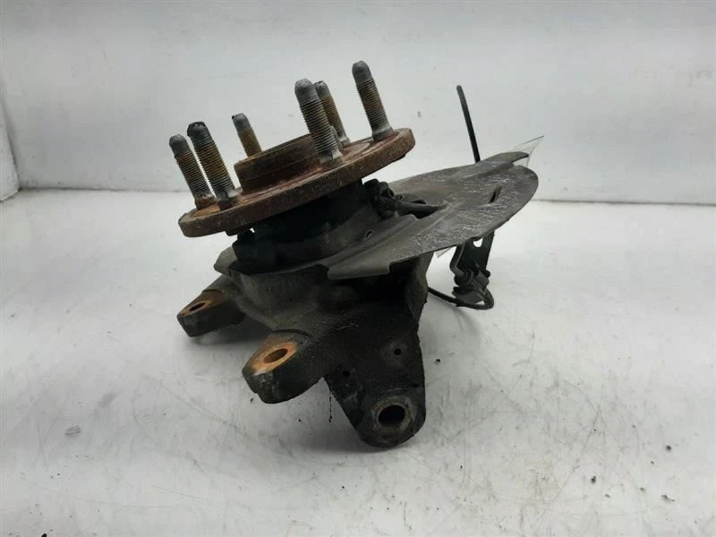 Husillo/nudillo delantero izquierdo conductor 07-14 Cadillac Escalade 22912208 Foto 3 de 4