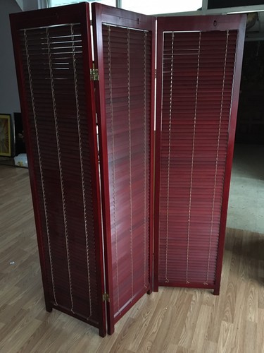 Vintage Working Adjustable Louvered Wooden 3-panel Screen Room Divider 6’H 4.5’W