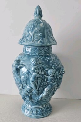 J w Pufzig '' Cherub Urn''