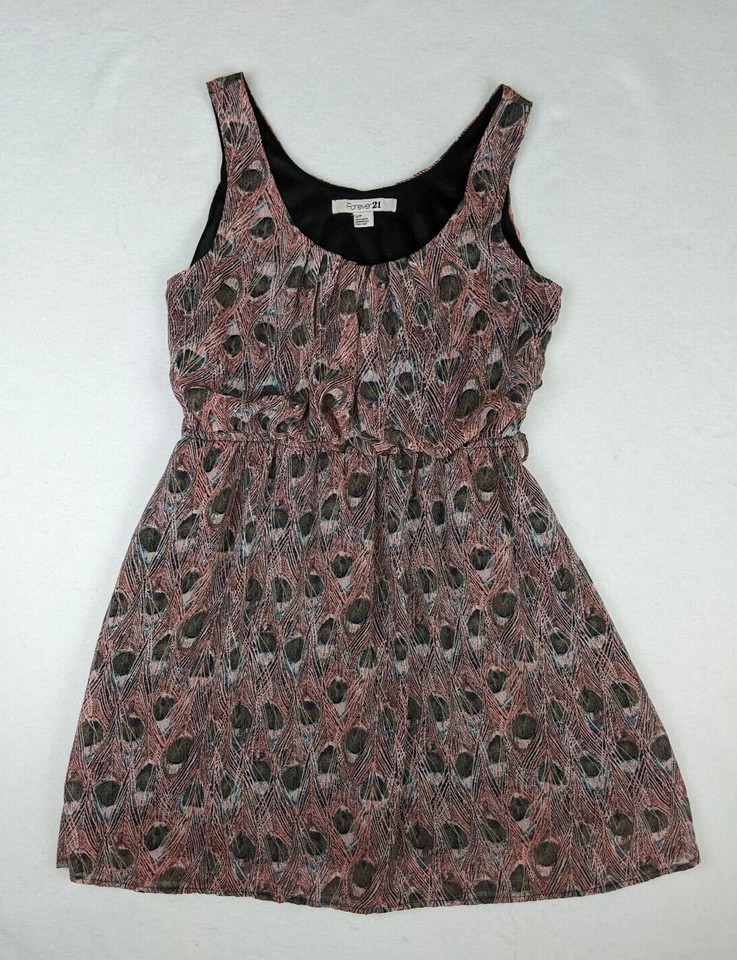 Vestido feminino Forever 21 tamanho pequeno rosa estampa de penas ajuste e alargamento cintura árbitro - Imagem 2 de 4