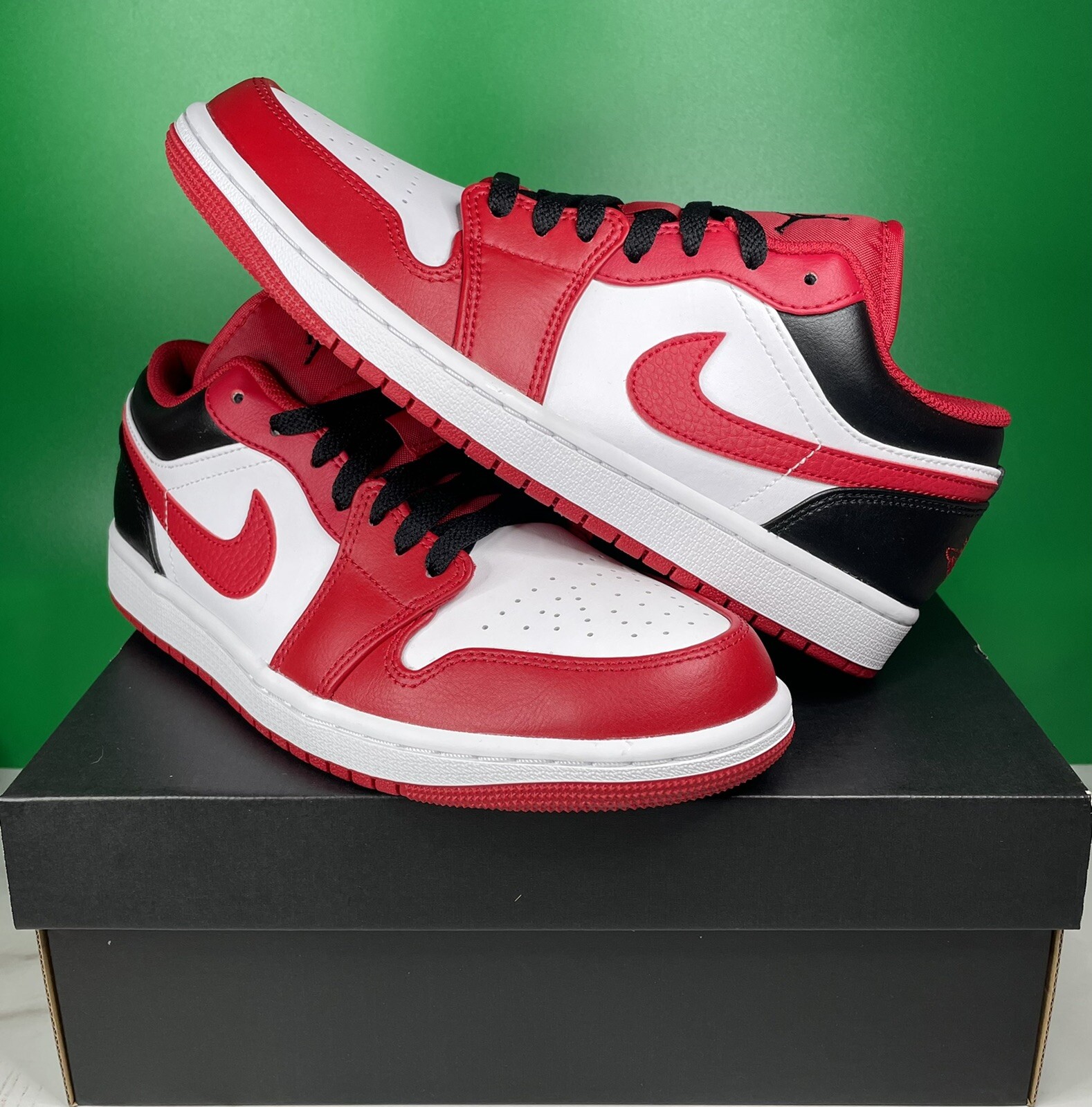 Air Jordan 1 Low Bulls 2022 Size 8 Men 
