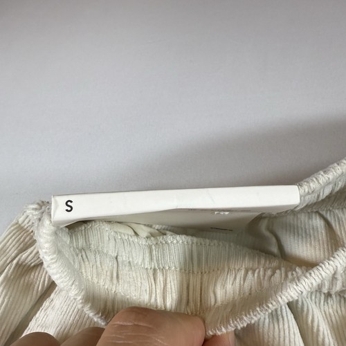 Uniqlo Pantaloni Preppy in Velluto a coste Sciolti Relax Autunno Inverno - Crema Uomo Small - Foto 5 di 14