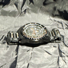 Black Analog Unisex Round Wristwatch Black Dial Baton Markers Steel Bracelet