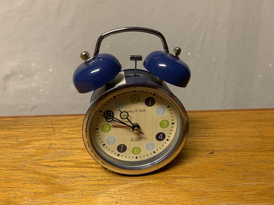 4 inches Battery Operated Twin Bell Loud Alarm Clock for Heavy Sleepers - Image 2 of 4