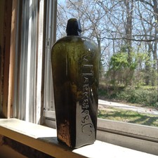 MARKEN & Co BLACKGLASS OLIVE GREEN CASE GIN BOTTLE CRUDE APPLIED LIP SHINY NICE