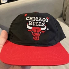 NWOT- RARE - Vintage - 1980's - Logo 7 - Chicago Bulls- Black & Red Snapback Hat