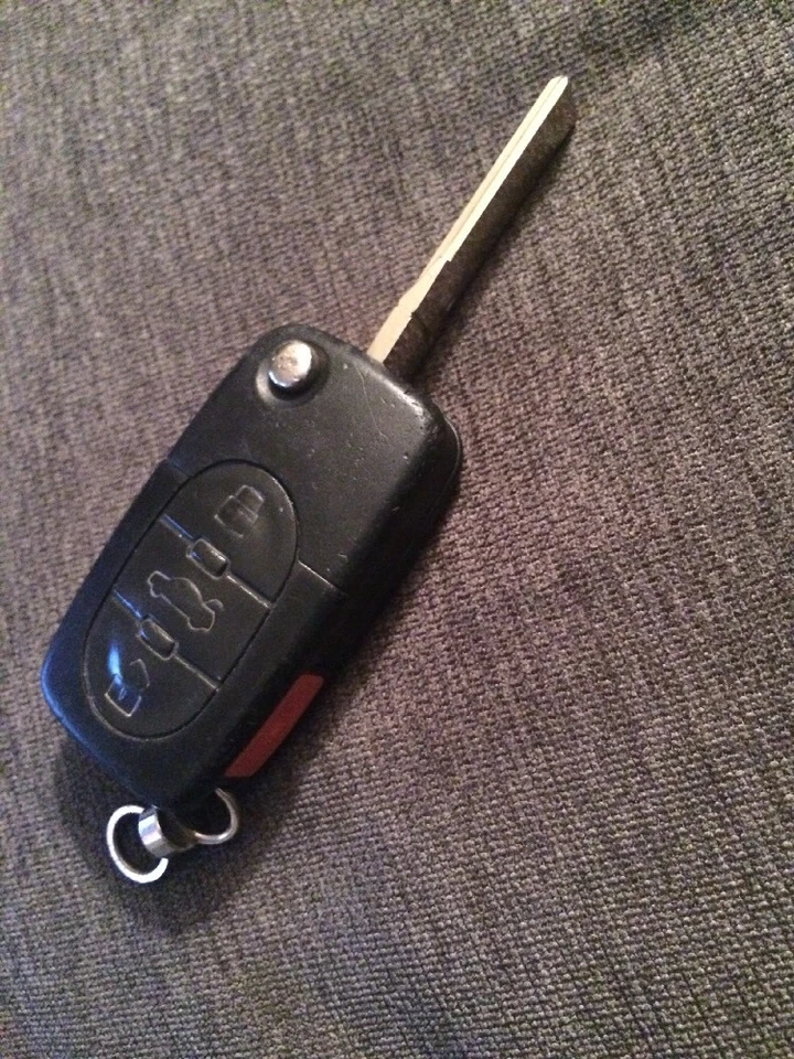 Audi A4 A6 A8 quattro entrada sin llave mando a distancia transmisor OEM 4D0837231 P Foto 3 de 4