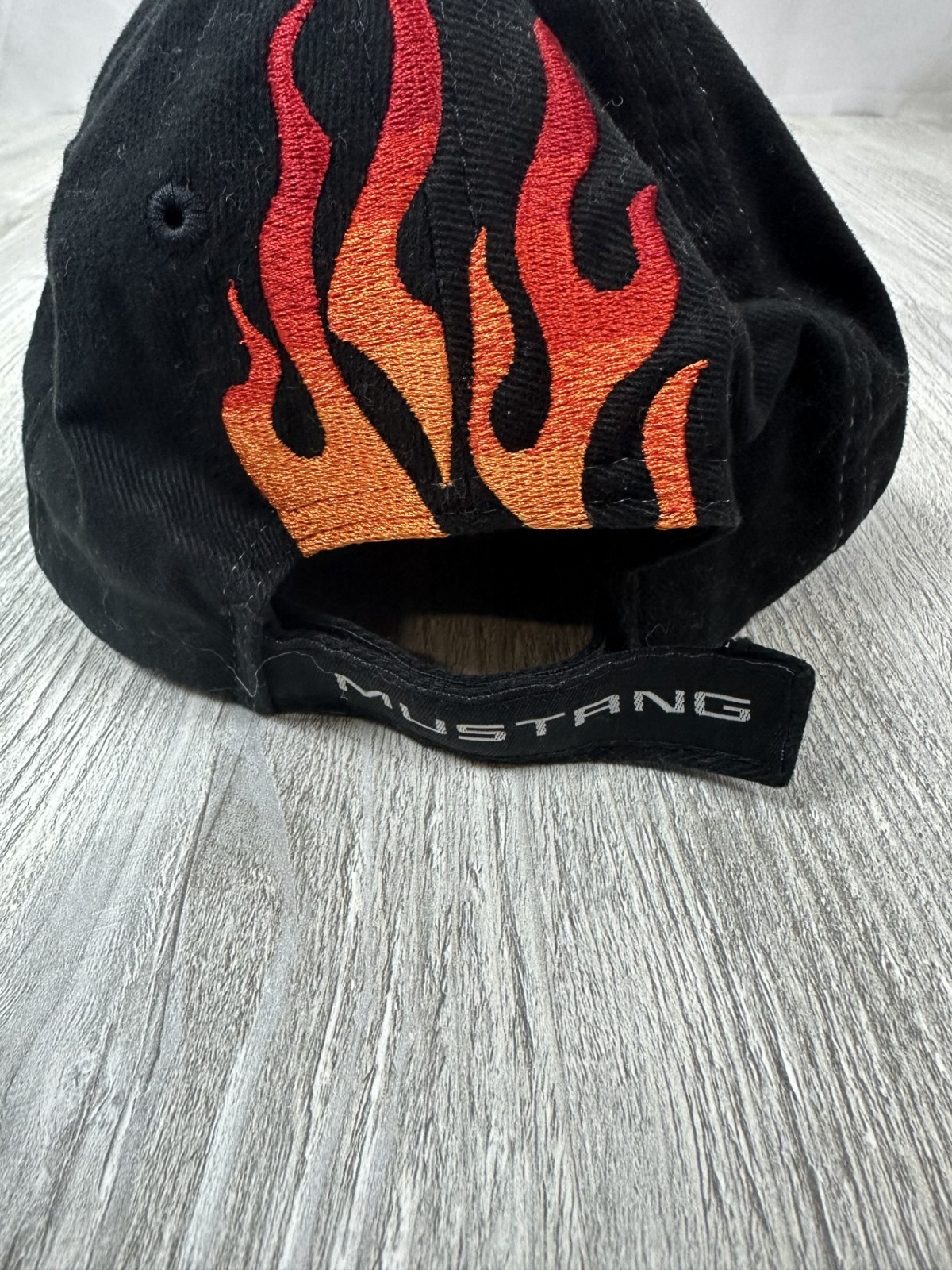 Cappello Vintage Y2K Ford Mustang Pony Logo Fiamme Regolabile