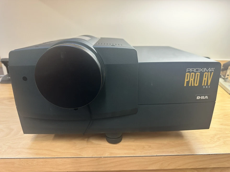 Proxima Pro-AV SX1 D-ILA Projector With Carrying Case - Image 4 of 4