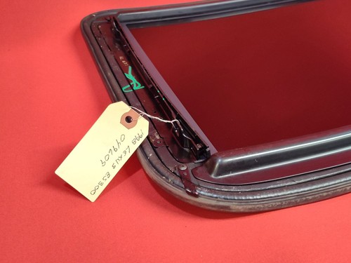1997-2001 Lexus ES300 Moonroof Sunroof Glass Window Assembly 63201-33051 - Picture 10 of 12