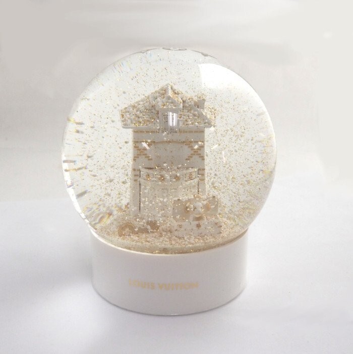 LOUIS VUITTON Snow Globe Dome Vivienne Trunk Case VIP Novelty 2022