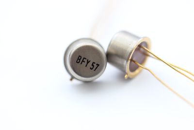 BFY57 GOLD TRANSISTOR NOS (New Old Stock) 1 Stück. C469U19F230614