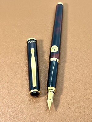 ''Unused Item'' PILOT Cavalier Fountain Pen Fine-Nib Black & Red Marble Pattern