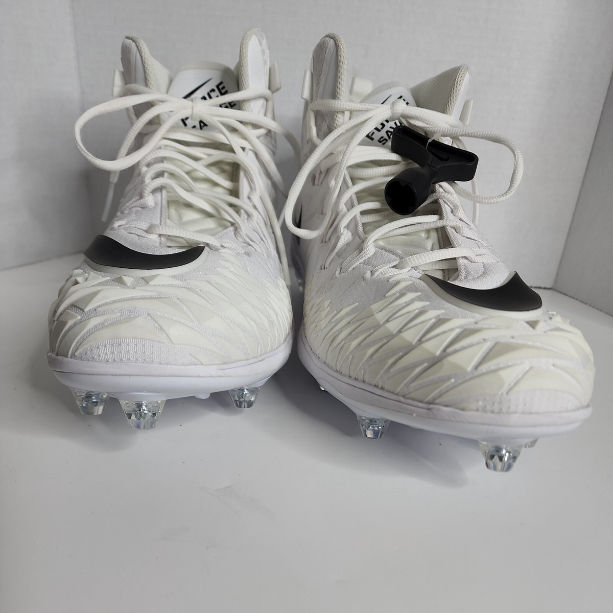 Nike Sz 16 Football Cleats Force Savage White Black 923304-101 NEW NIKE FORCE SAVAGE ELITE D FOOTBALL CLEAT 923304-101 MEN  main image 3