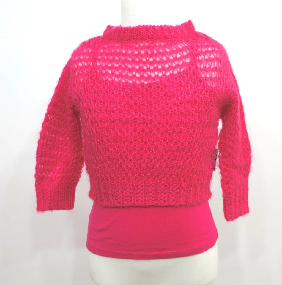 Conjunto de suéter y camiseta sin mangas Guess rosa de dos piezas para niñas pequeñas (4) Foto 2 de 3