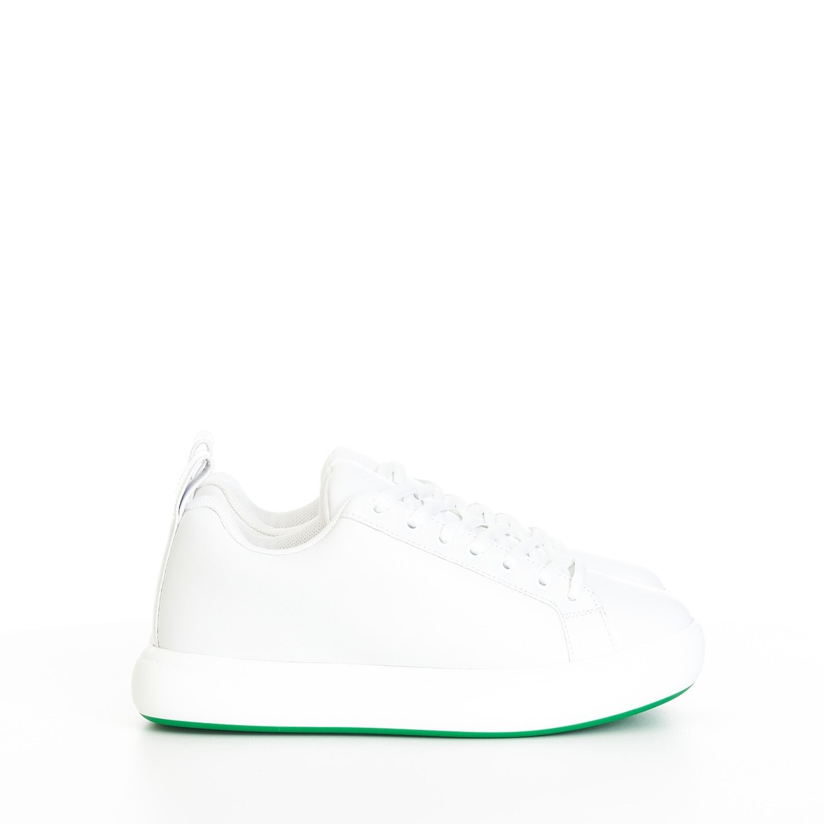 靴 22aw Bottega Veneta pillow sneaker Bottega Veneta Preview Luxe Skate Inspired “Pillow” Sneaker