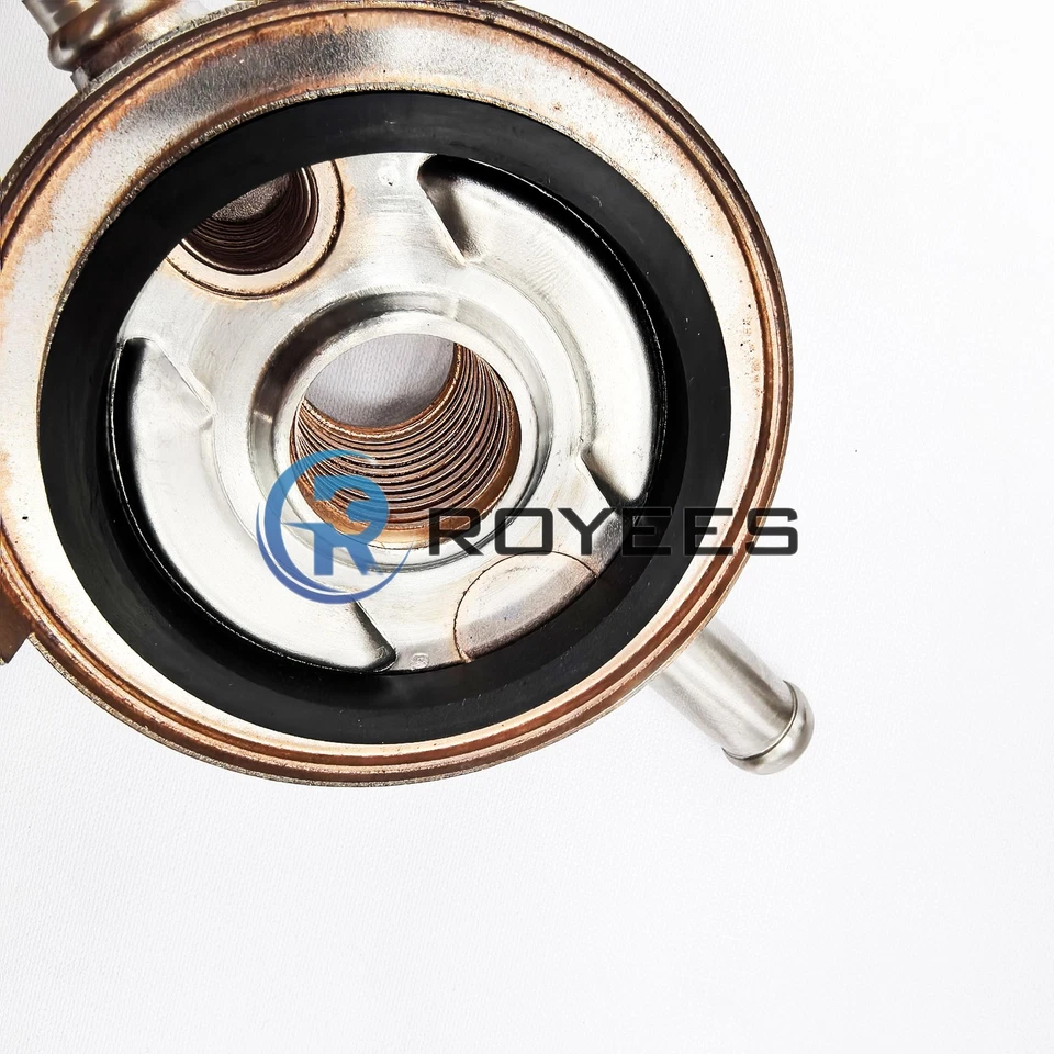 OEM Oil Cooler Assembly 21305-ZQ53A For Nissan Armada Pathfinder Titan Foto 2 de 3