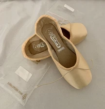 NIB! Freed Classic Pro 90 Pointe Shoes Size 4.5 XX Triangle Maker