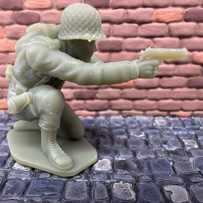 #ad World War 2 American Toy Soldier Kneeling Shooting Pistol 3D 1 32 WW2 Figure $6.95