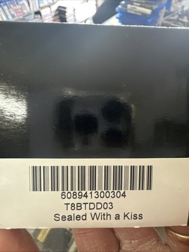 Tonner DC Stars 16" Sealed With a Kiss Poison Ivy Doll New NRFB - Picture 6 of 8