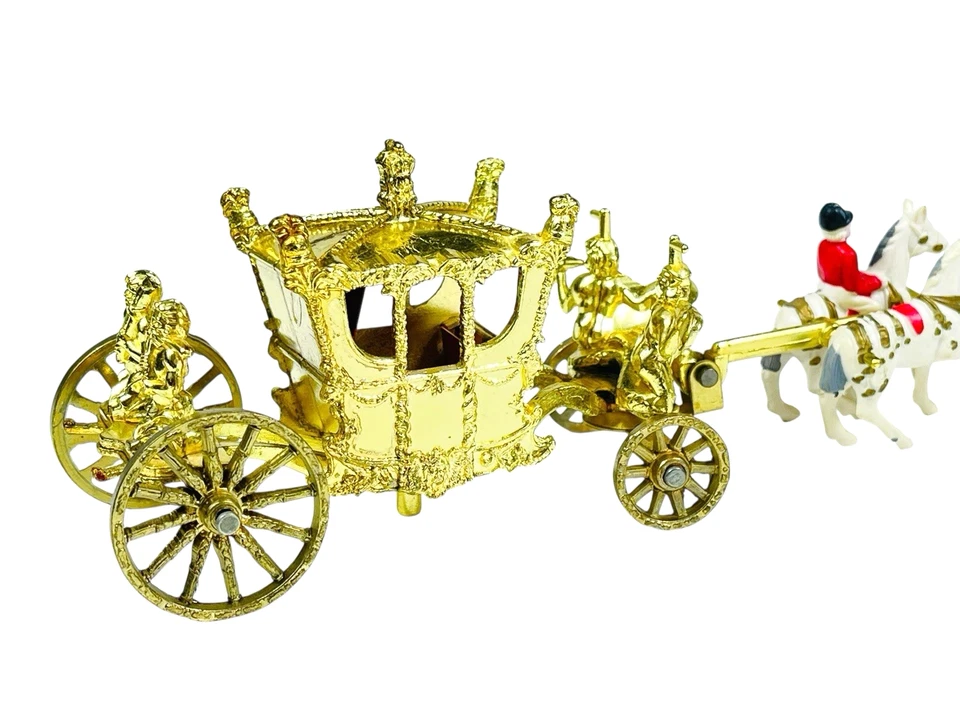 Crescent Toy British Conmemorative Royal State Coach - 1977 pintado a mano fundido a presión Foto 4 de 4