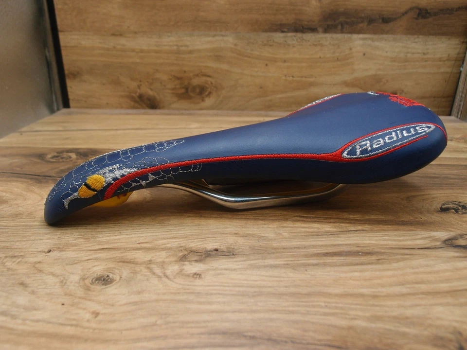 Sillín Seat Selle Italia Radius hecho en Italia para bicicleta de carretera en muy buena condición Foto 4 de 4